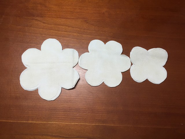コサージュの作り方 布のバラを100均材料で簡単に手作り トレンド生活21